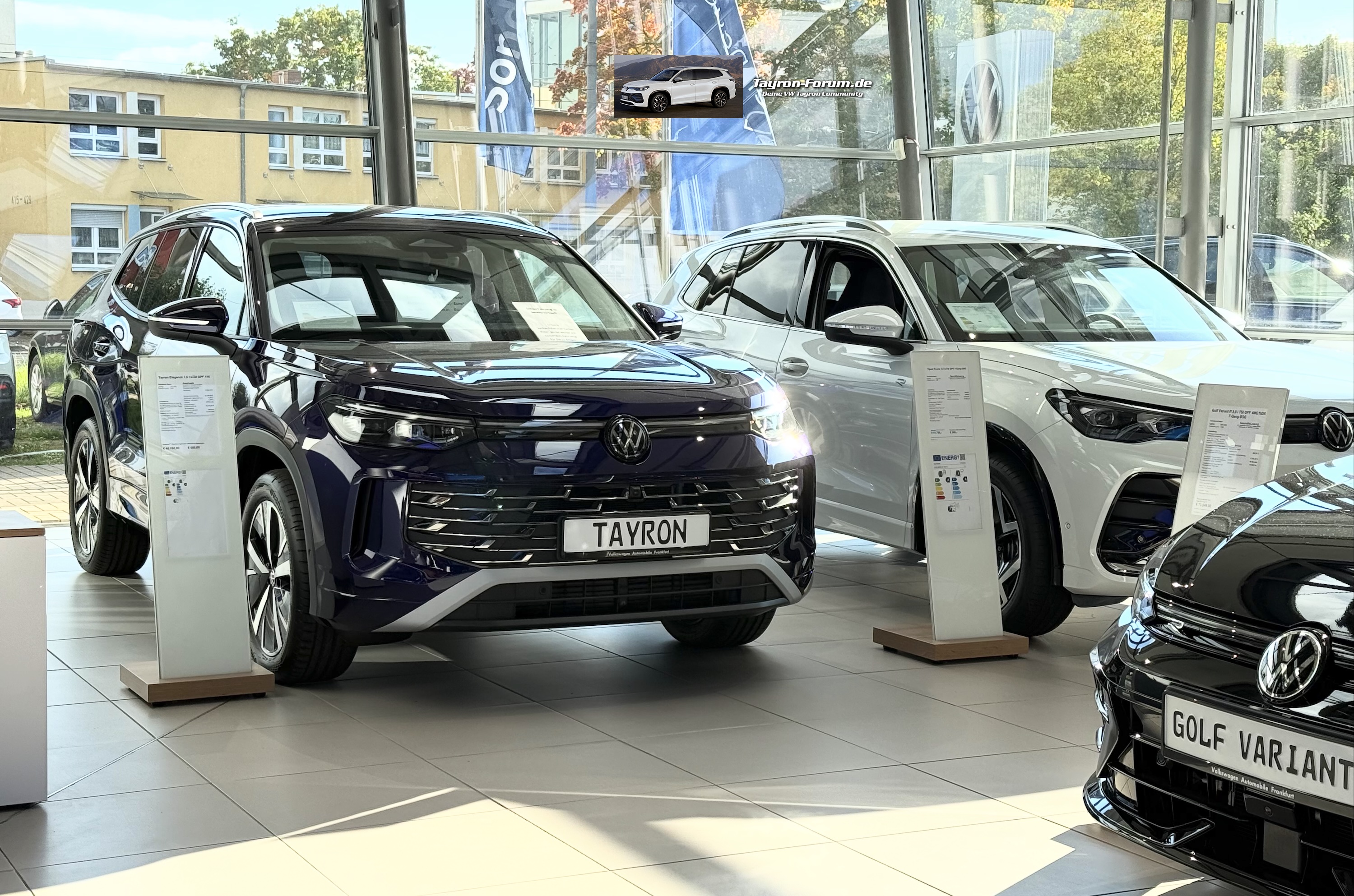 VW Tayron im Showroom - Frankfurt.